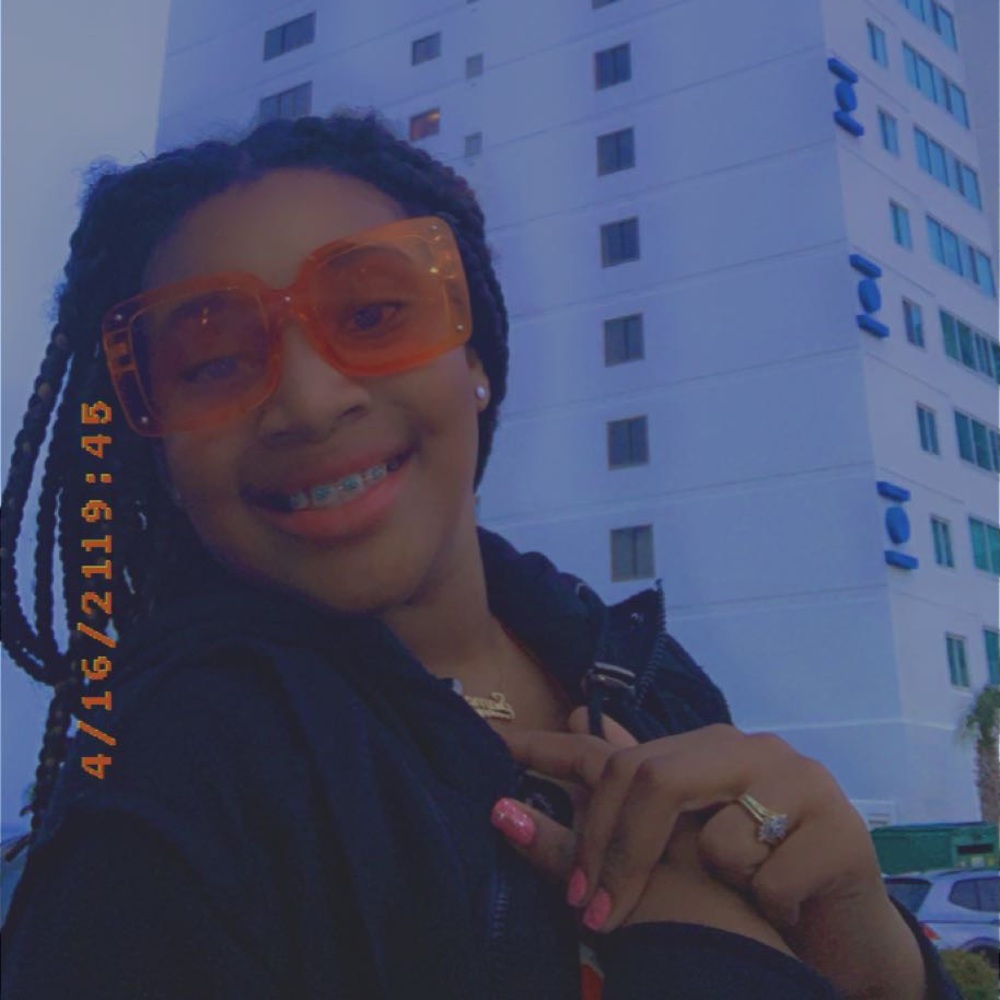 Meet your Posher, Samaya